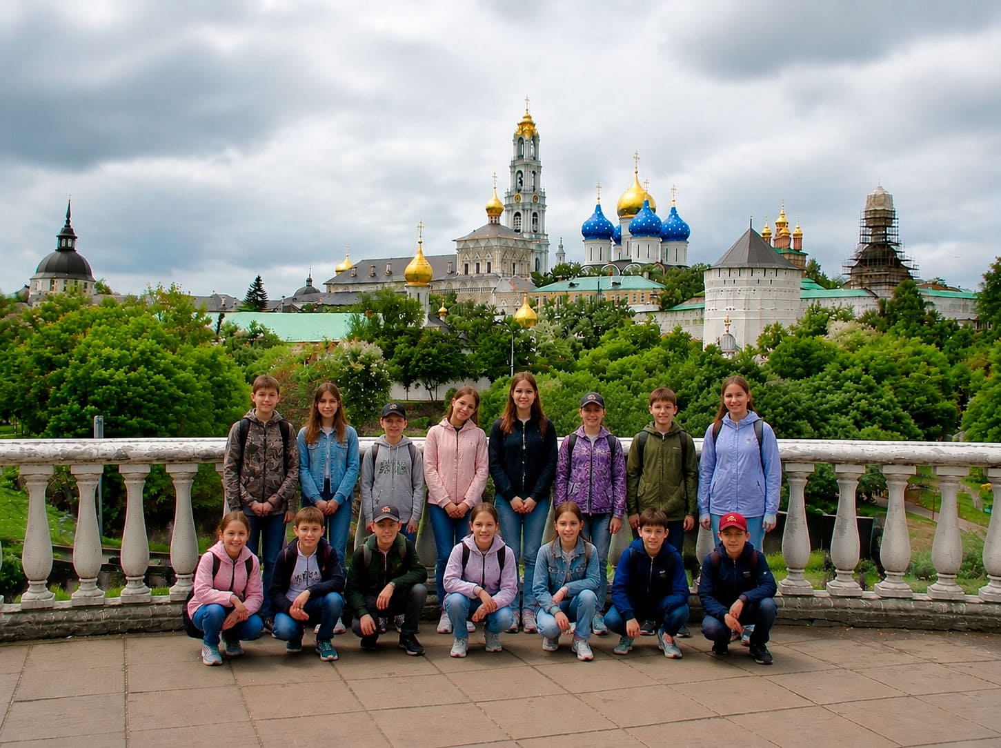 Экскурсионные туры для школьников: с родителями и без. Плюсы и минусы